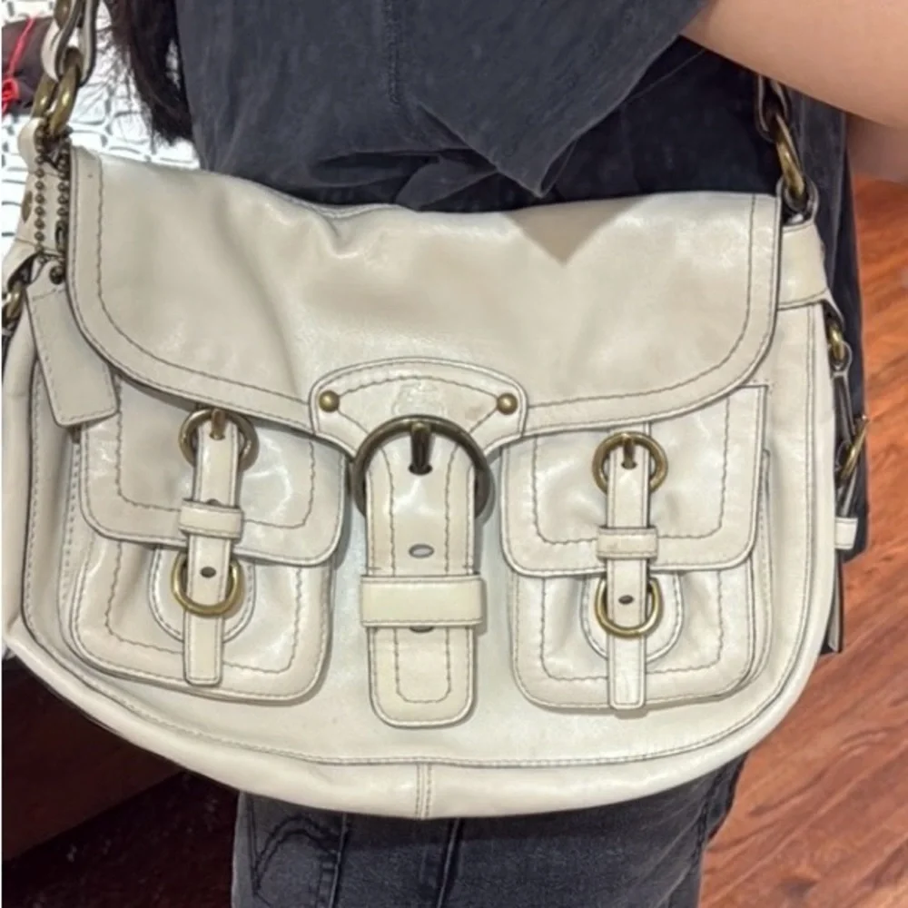 Elegant Cream Shoulder Bag - Picture 10 of 10